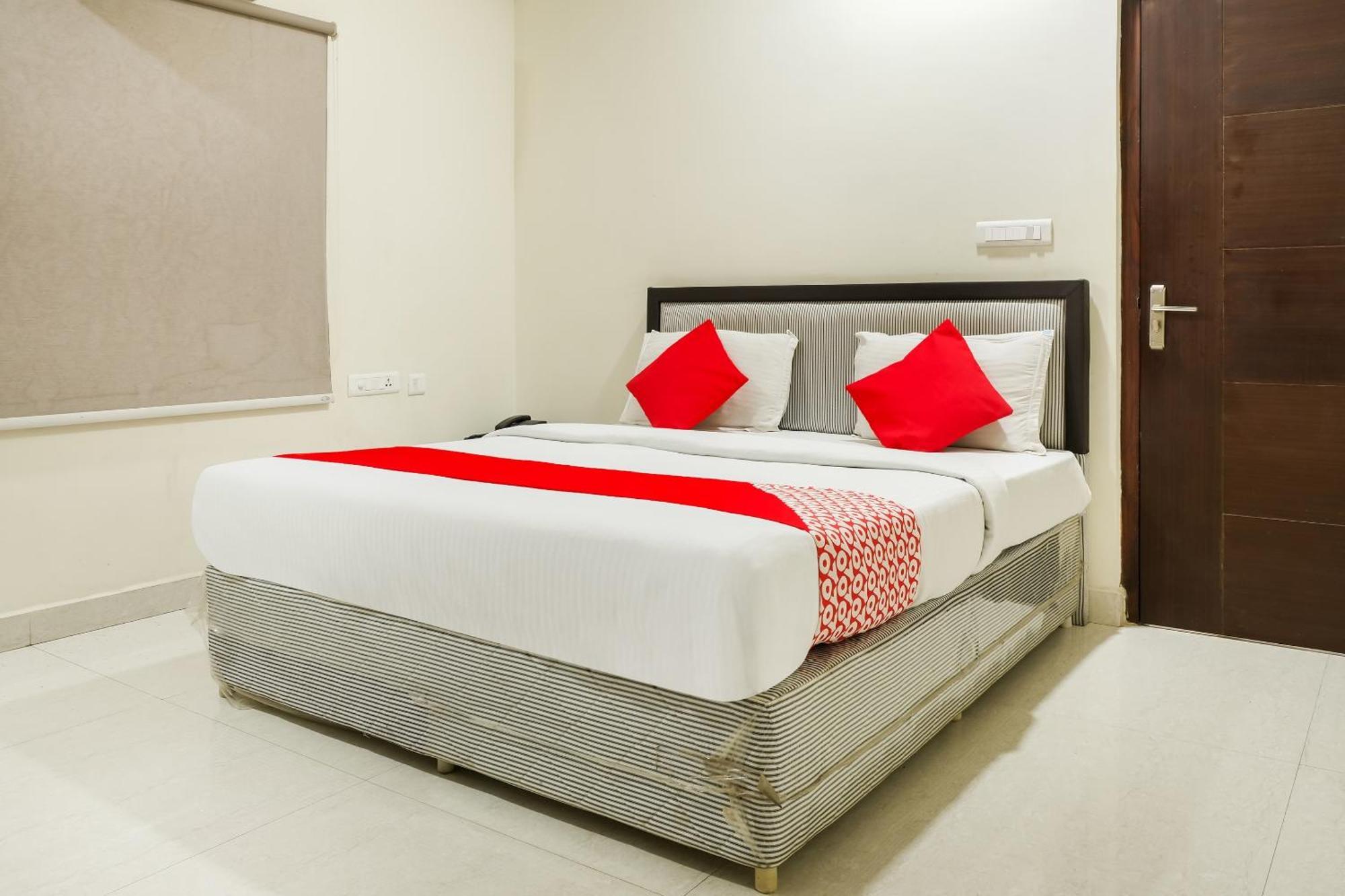 OYO 73795 Karthikeya Pride Otel Vijayawāda Dış mekan fotoğraf