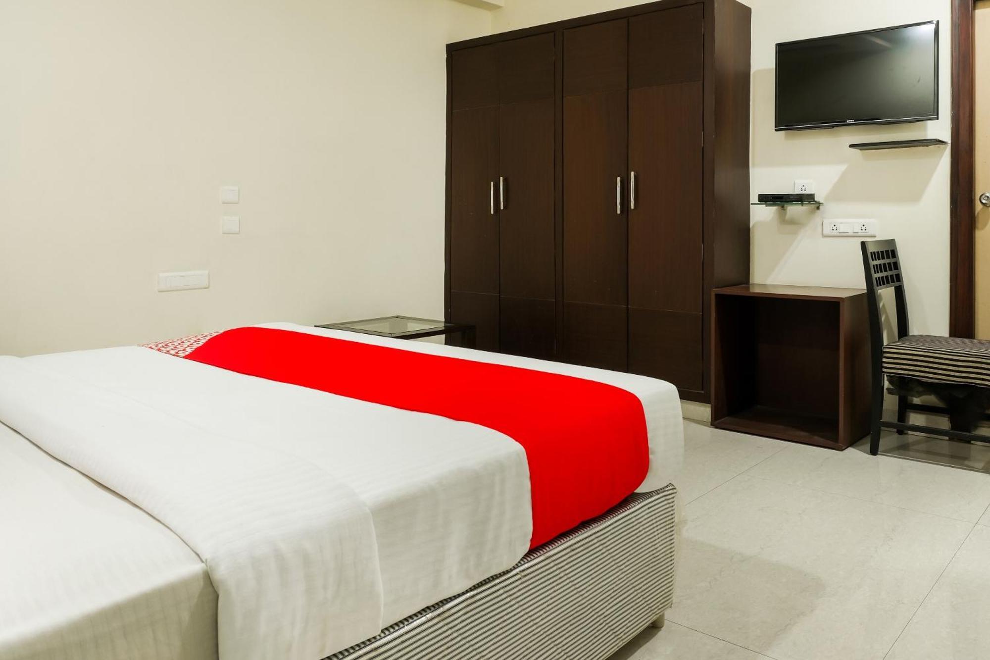 OYO 73795 Karthikeya Pride Otel Vijayawāda Dış mekan fotoğraf