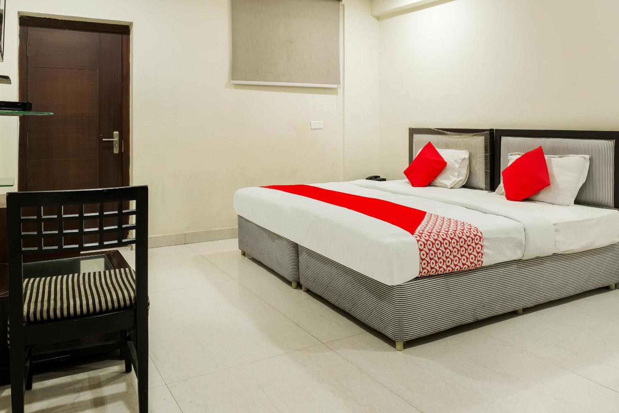 OYO 73795 Karthikeya Pride Otel Vijayawāda Dış mekan fotoğraf
