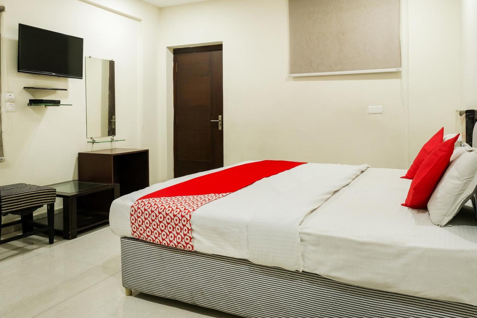 OYO 73795 Karthikeya Pride Otel Vijayawāda Dış mekan fotoğraf