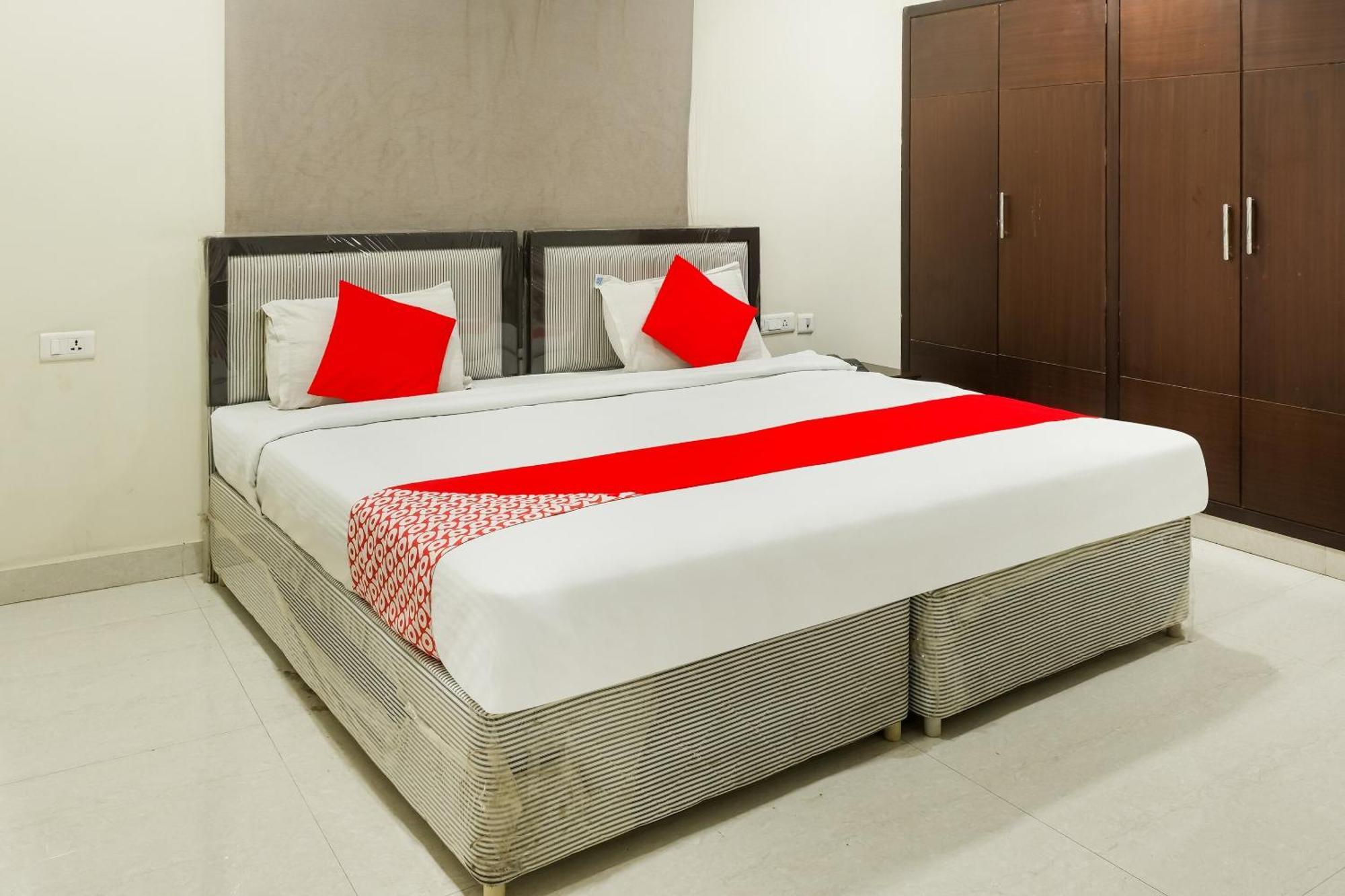 OYO 73795 Karthikeya Pride Otel Vijayawāda Dış mekan fotoğraf