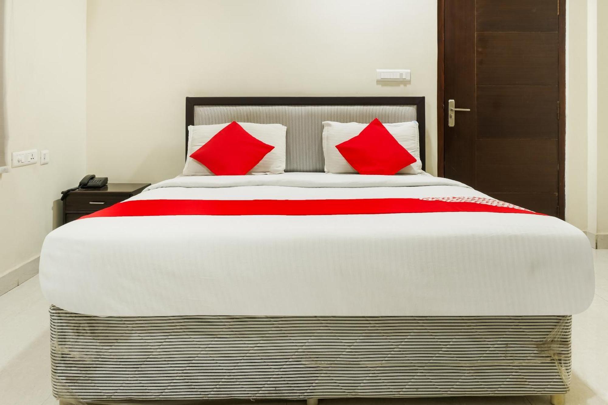 OYO 73795 Karthikeya Pride Otel Vijayawāda Dış mekan fotoğraf